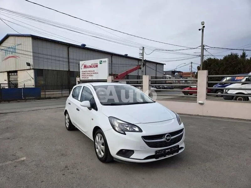 Opel Corsa E — polovni automobil