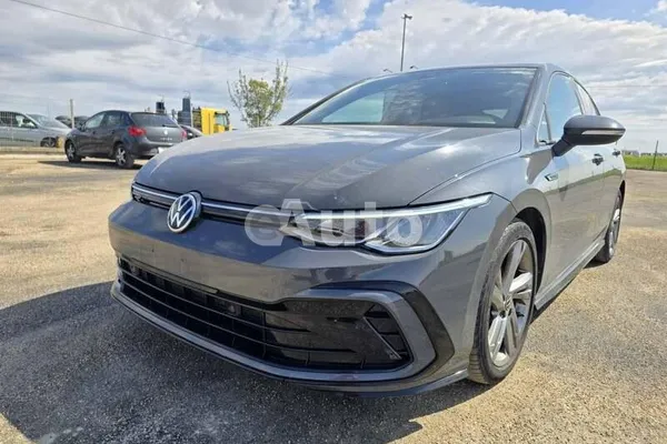 Volkswagen Golf 8 — polovni automobil