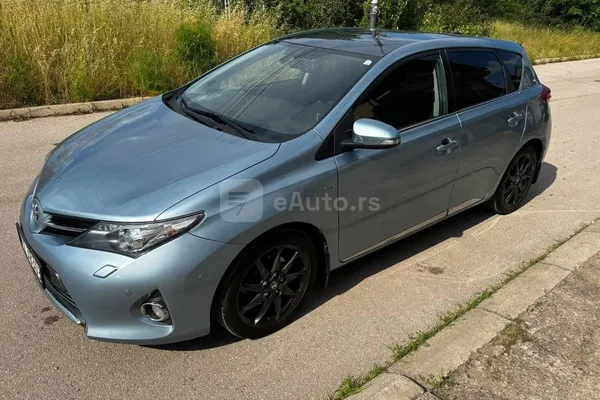 Toyota Auris — polovni automobil