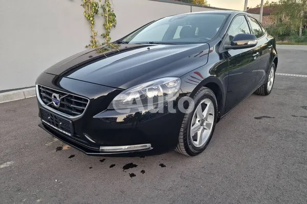 Volvo V40 — polovni automobil