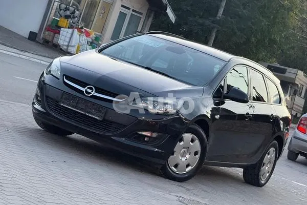 Opel Astra J — polovni automobil