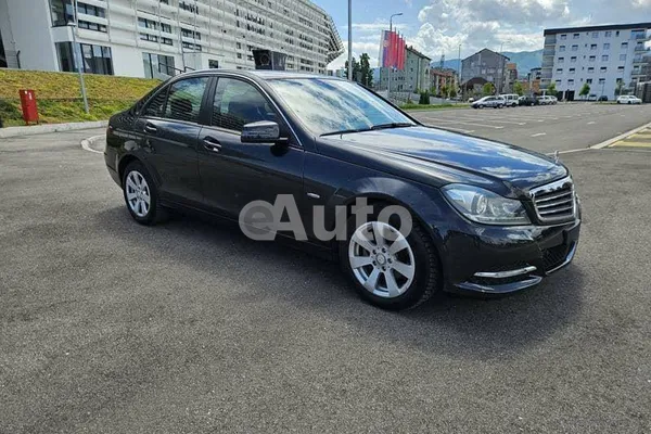 Mercedes Benz C 180 — polovni automobil