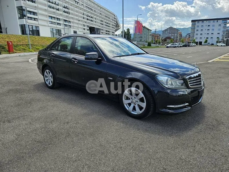 Mercedes Benz C 180 — polovni automobil