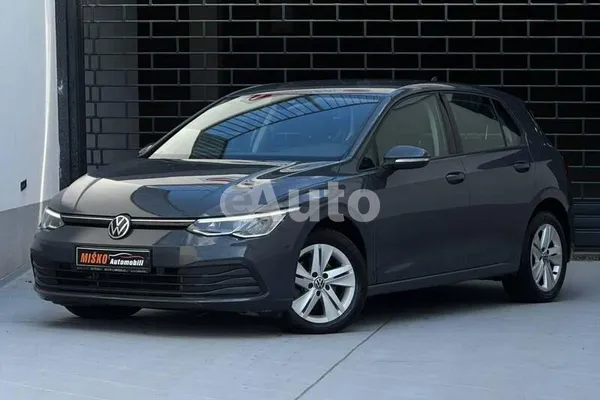 Volkswagen Golf 8 — polovni automobil