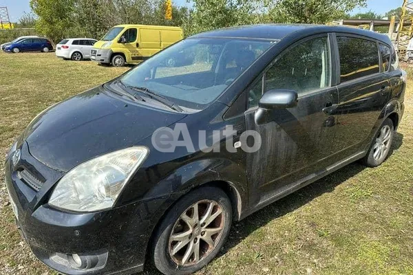 Toyota Corolla Verso — polovni automobil