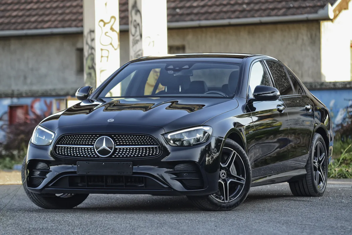 Mercedes Benz E 300 — polovni automobil