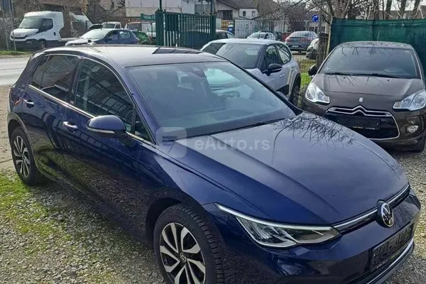 Volkswagen Golf 8 — polovni automobil