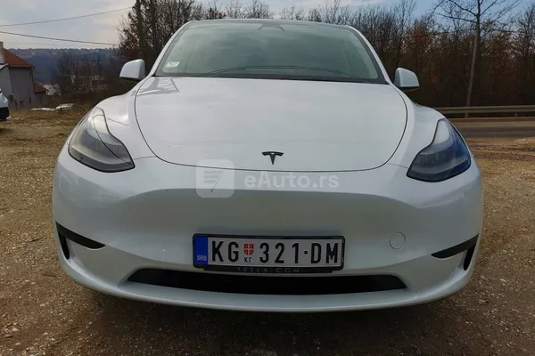 Tesla Model Y — polovni automobil