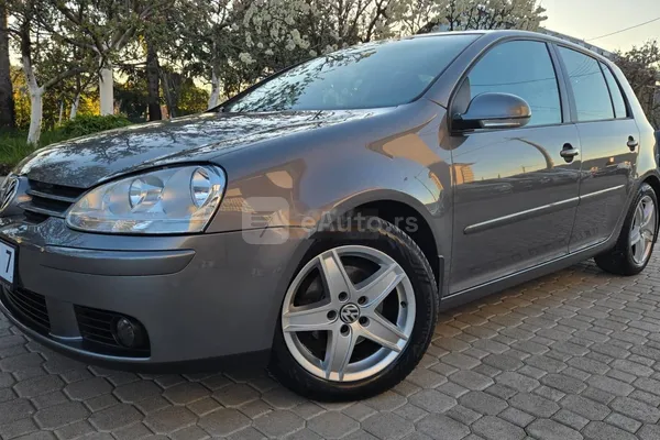Volkswagen Golf 5 — polovni automobil