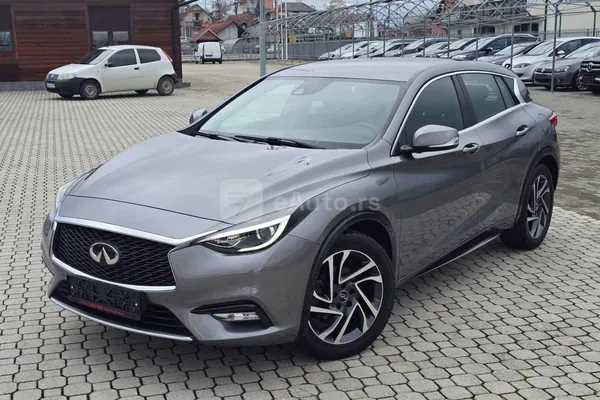 Infiniti Q30 — polovni automobil