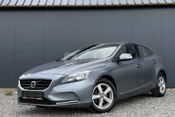 Volvo V40 — polovni automobil