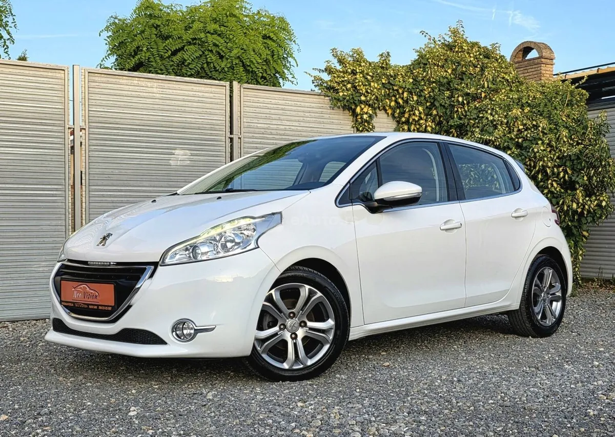 Peugeot 208 — polovni automobil
