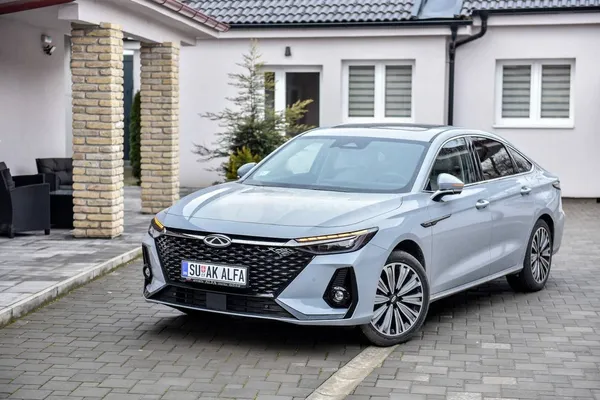 Chery Arrizo 8 — polovni automobil
