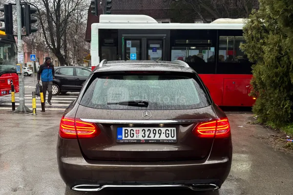 Mercedes Benz C 220 — polovni automobil