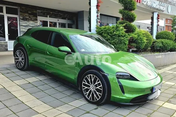 Porsche Taycan — polovni automobil