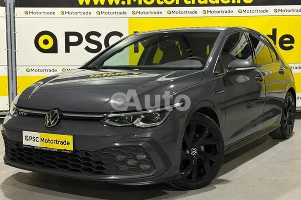 Volkswagen Golf 8 — polovni automobil