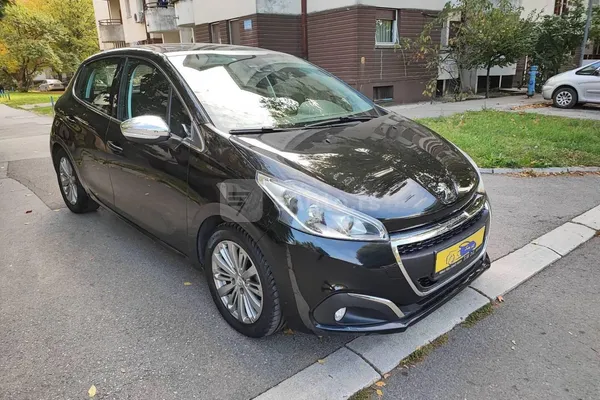 Peugeot 208 — polovni automobil
