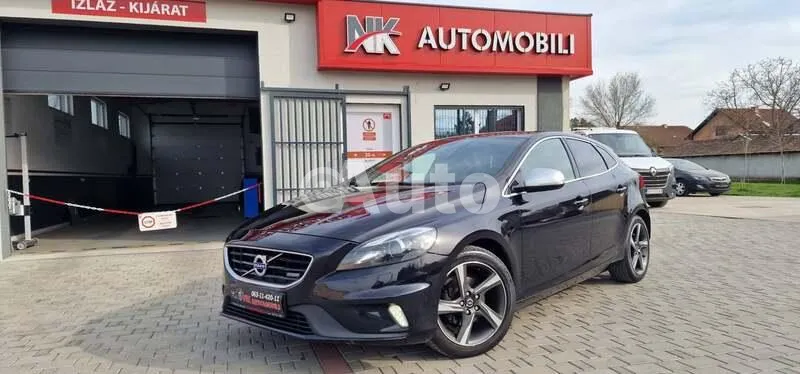 Volvo V40 — polovni automobil