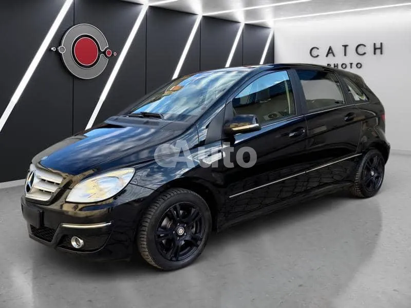 Mercedes Benz B 180 — polovni automobil