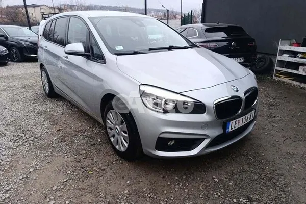 BMW 216 — polovni automobil