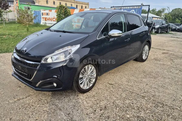 Peugeot 208 — polovni automobil