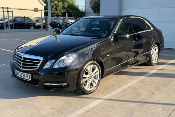 Mercedes Benz E 220 — polovni automobil