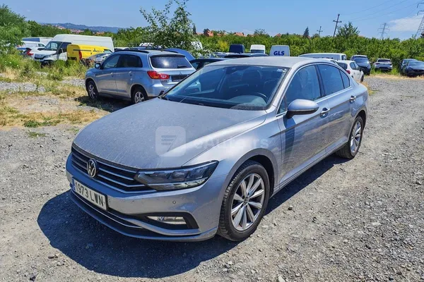 Volkswagen Passat B8 — polovni automobil