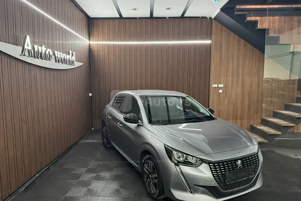 Peugeot 208 — polovni automobil