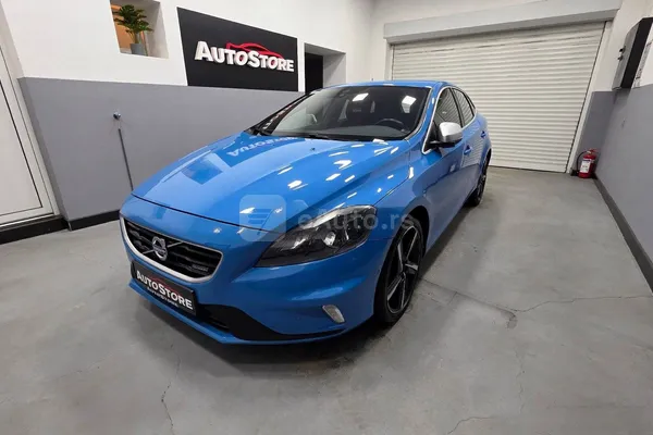 Volvo V40 — polovni automobil