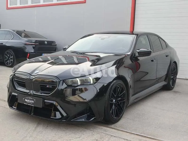 BMW M5 — polovni automobil