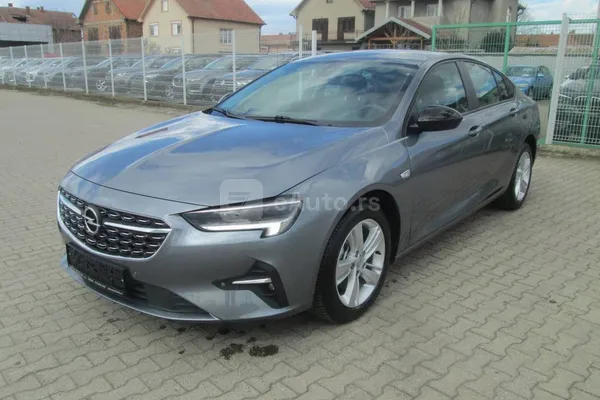Opel Insignia — polovni automobil