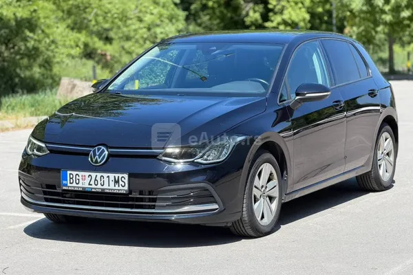 Volkswagen Golf 8 — polovni automobil