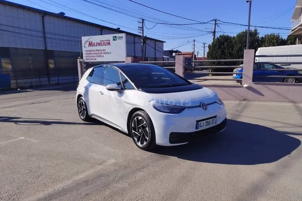 Volkswagen ID.3 — polovni automobil