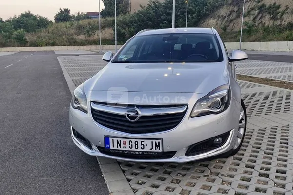 Opel Insignia — polovni automobil