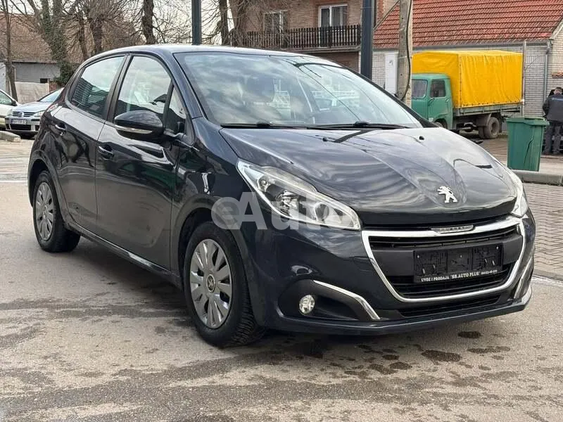 Peugeot 208 — polovni automobil