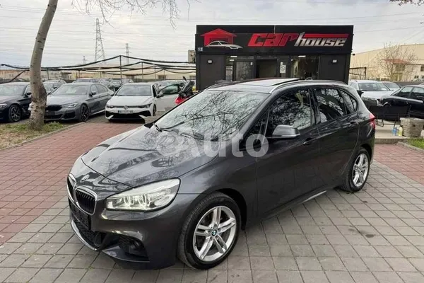 BMW 220 — polovni automobil