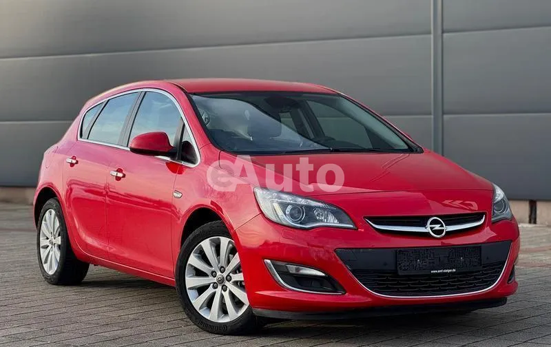 Opel Astra J — polovni automobil