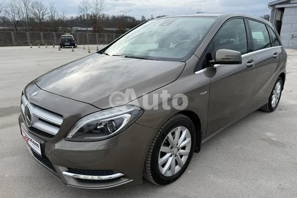 Mercedes Benz B 180 — polovni automobil