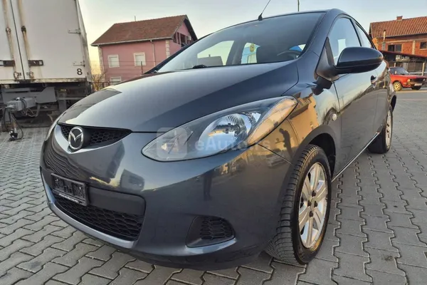 Mazda 2 — polovni automobil
