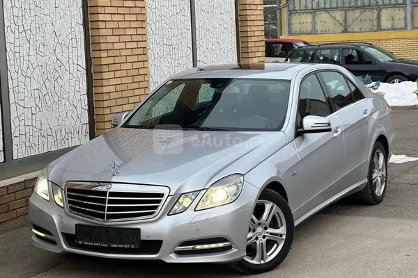 Mercedes Benz E 200 — polovni automobil