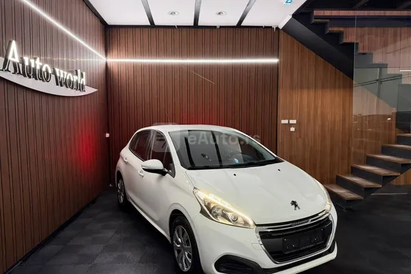 Peugeot 208 — polovni automobil