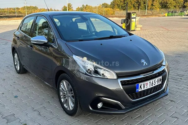 Peugeot 208 — polovni automobil