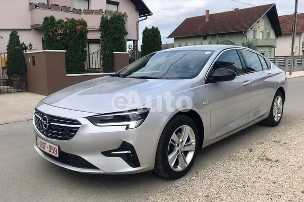 Opel Insignia — polovni automobil