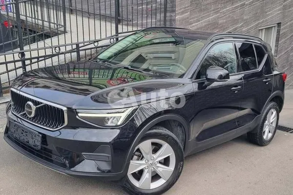 Volvo XC40 — polovni automobil