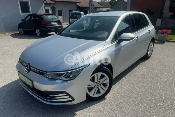 Volkswagen Golf 8 — polovni automobil