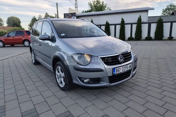 Volkswagen Cross Touran — polovni automobil