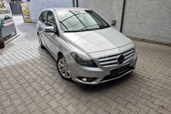 Mercedes Benz B 180 — polovni automobil