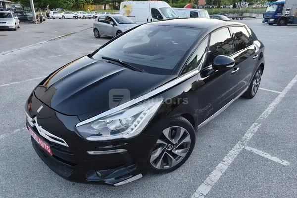 DS 5 — polovni automobil