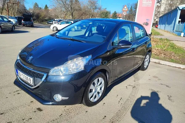 Peugeot 208 — polovni automobil