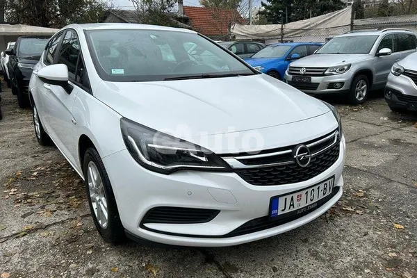 Opel Astra K — polovni automobil